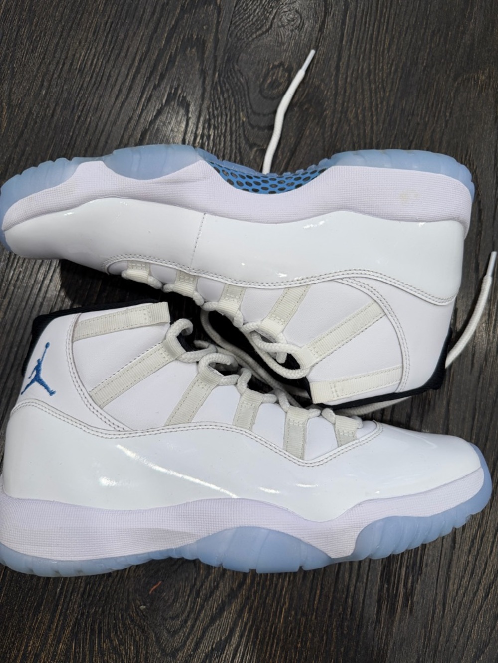 Air Jordan 11 Retro Legend Blue 2024 used size 8.5
